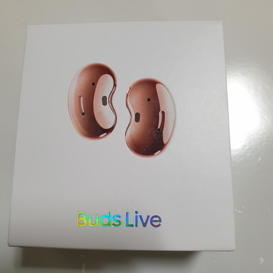 미개봉 갤럭시버즈라이브팝니다