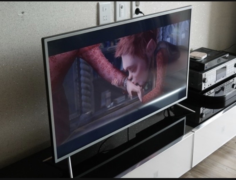 인켈 40인치 UHD TV 저렴하게 처분합니다