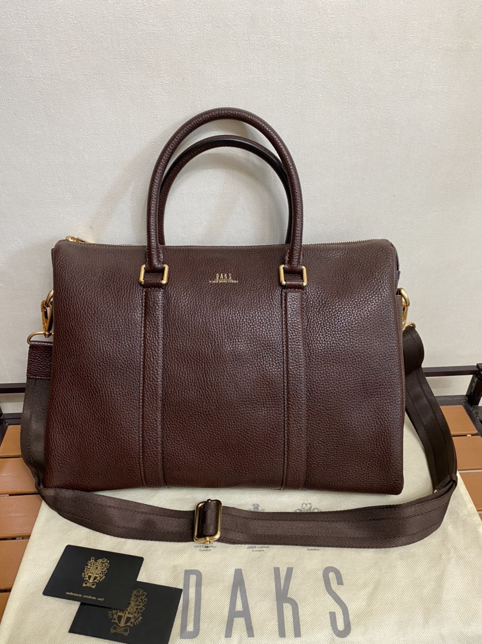 닥스 서류 가방. 입구 38. 바닥 40. 세로 31