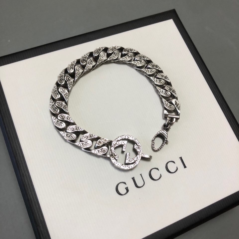 백화점판)구찌 인터로킹 G 실버 팔찌