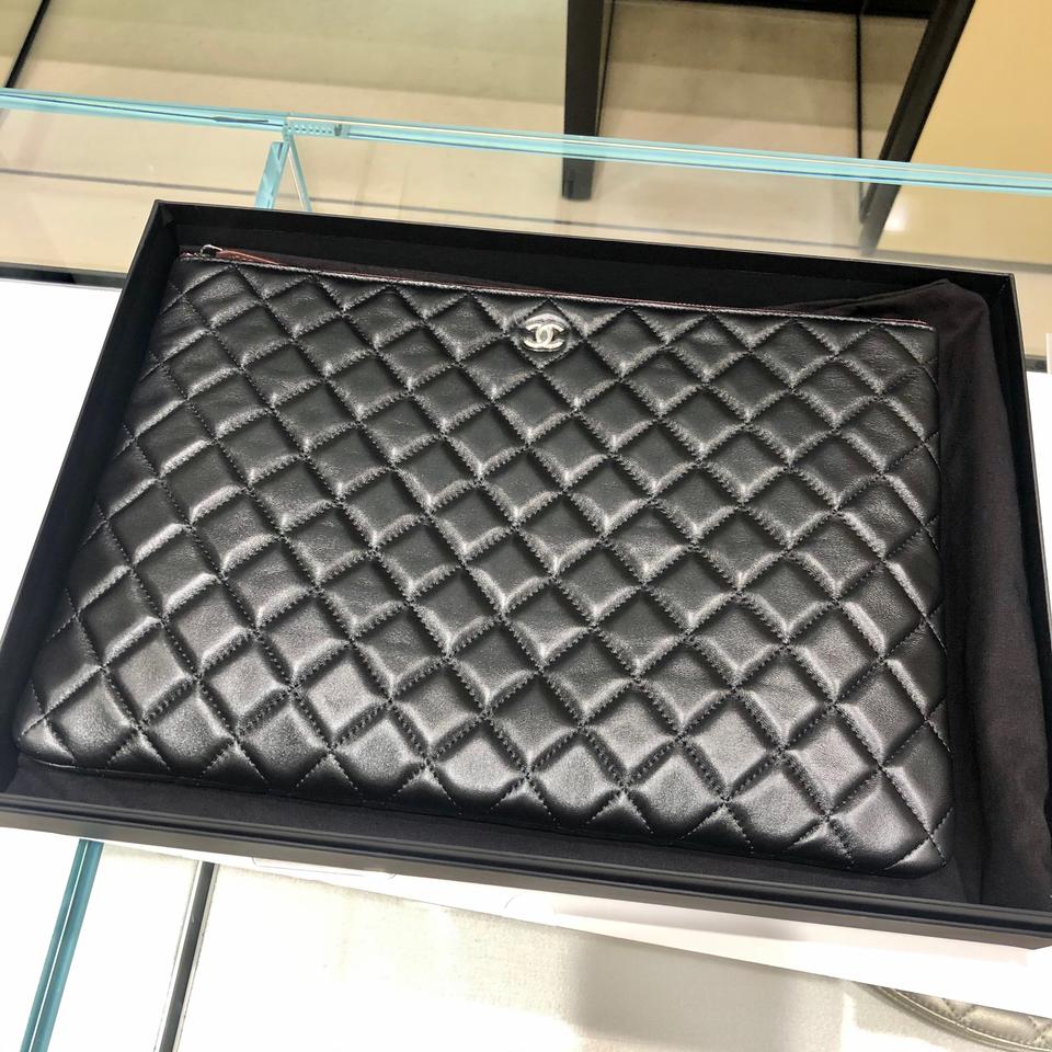 [새제품]샤넬 클래식 램스킨&은장 클러치 라지사이즈 30번대 최신상품