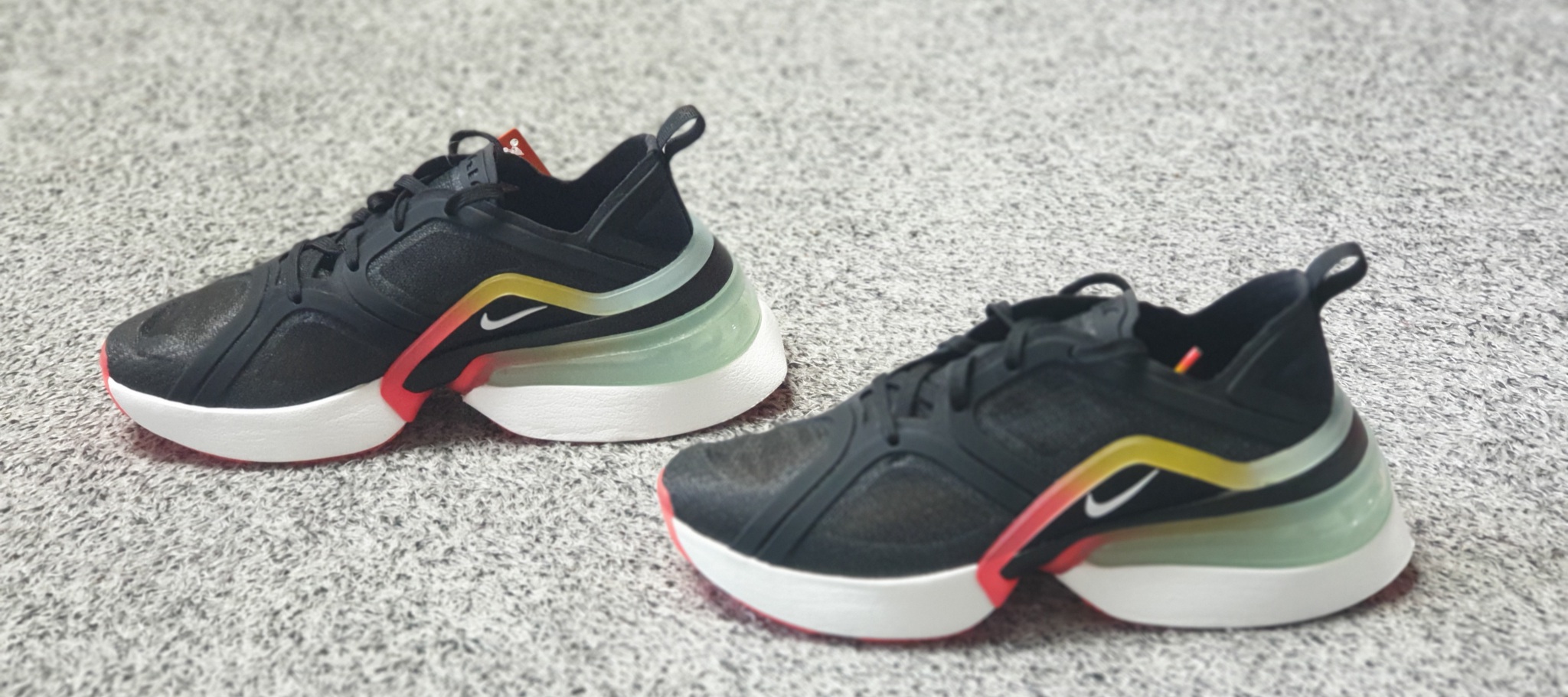 새상품☆나이키 에어맥스270  런닝화 사이즈 230