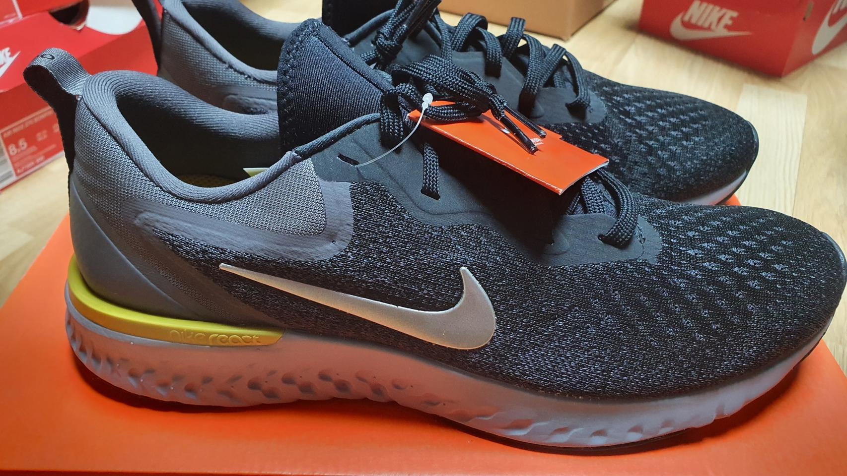 나이키 오딧세이 리액트 275mm 나코탭새제품