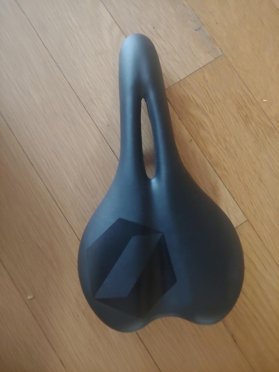 캐니언 이리디움 자전거 안장