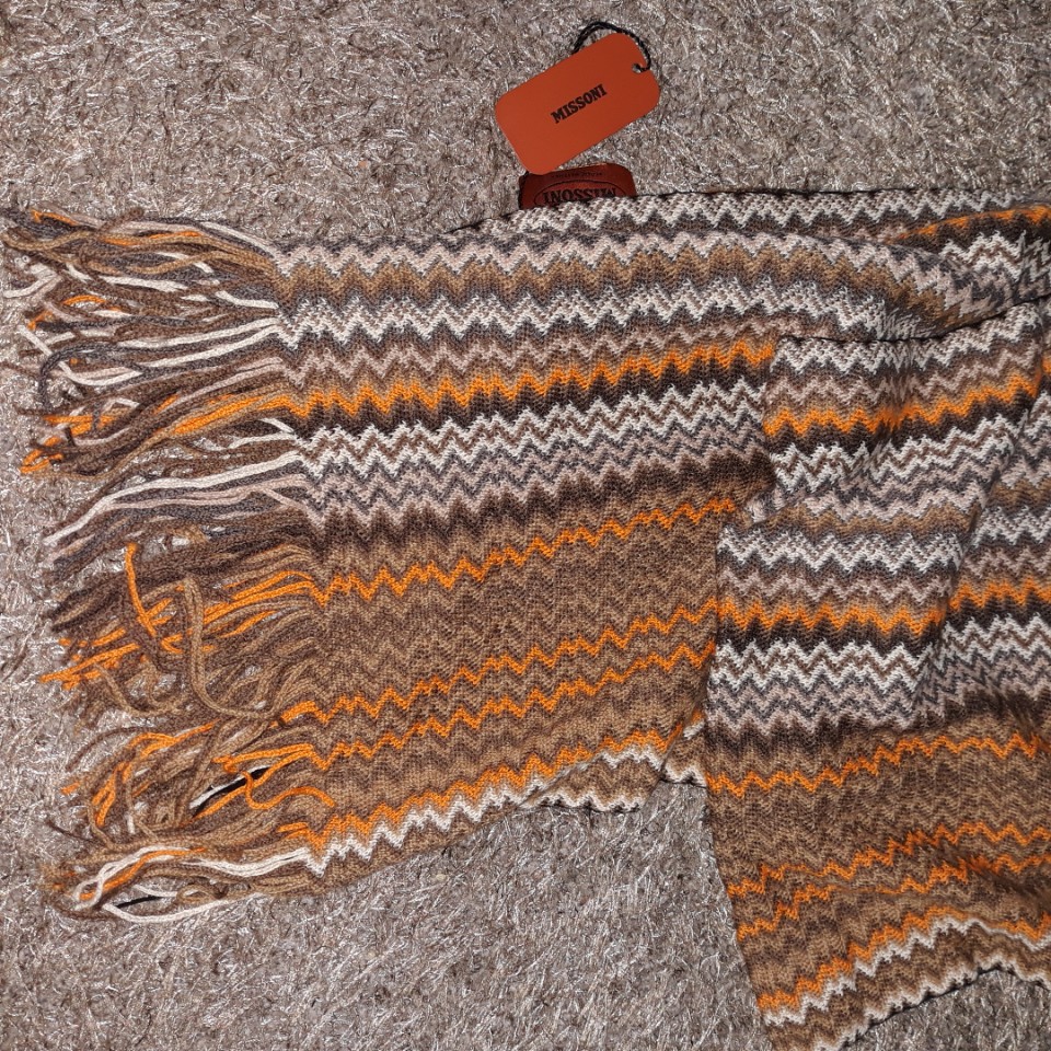 (새상품)택있는 새상품 미쏘니 missoni 머플러 목도리 이태리제조정품