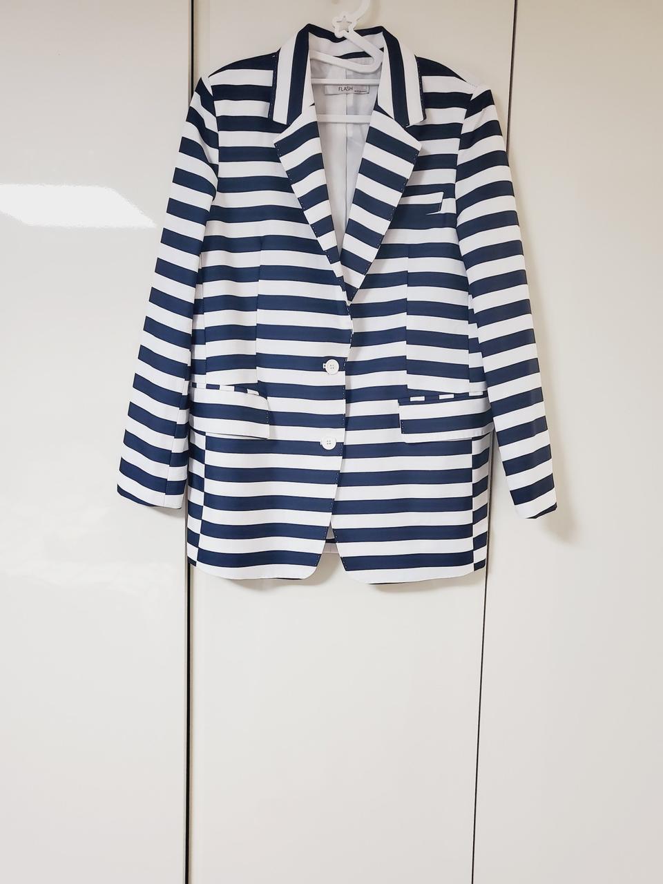 (새상품) 스티치 스트라이프 자켓