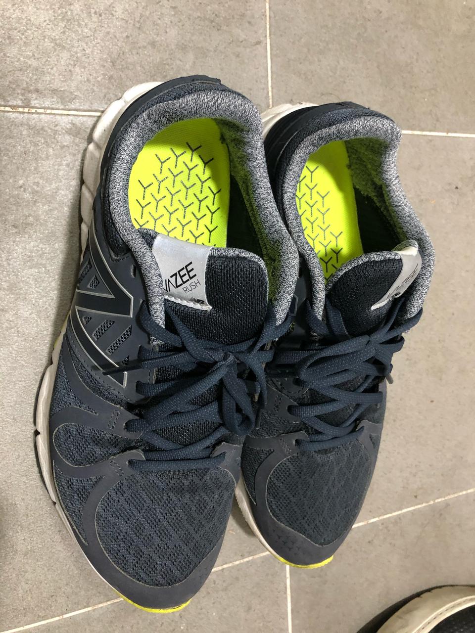 뉴발란스 조깅화 판매합니다