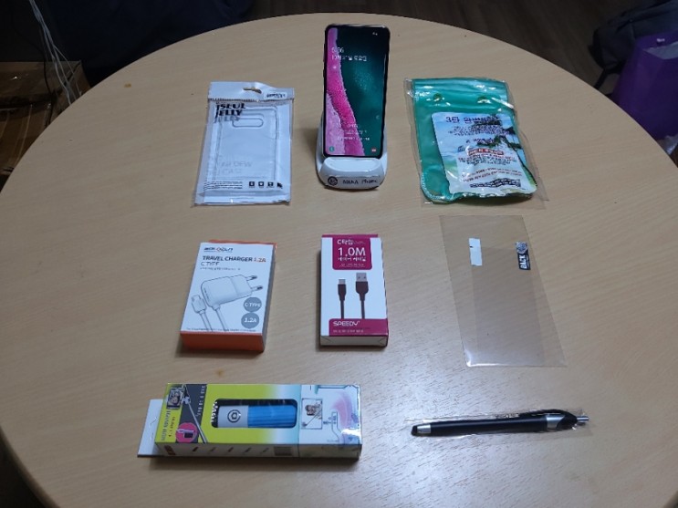 LGU+ 갤럭시S10E 프리즘화이트 128기가 풀세트  판매합니다