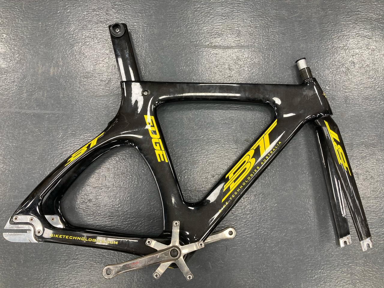 비티 엣지 [BT EDGE] 550 프레임 판매합니다.