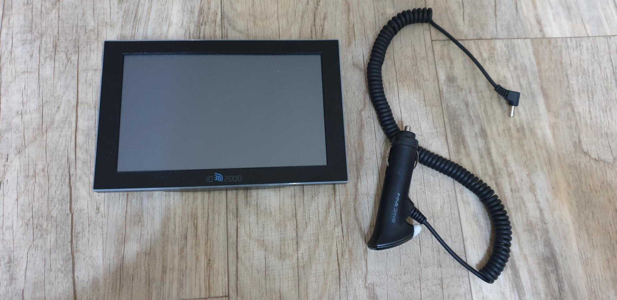 파인드라이브 IQ 3D 2000 네비게이션(직거래OK)