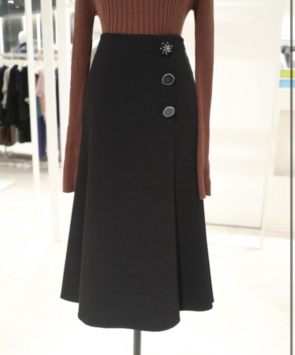 [새제품] 잇미샤 A라인 플레어 스커트 44