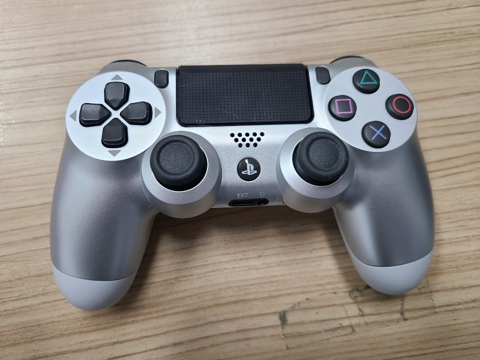 듀얼쇼크4 신형 색상별로 판매합니다