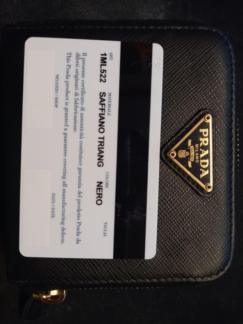 프라다 명품 여성반지갑