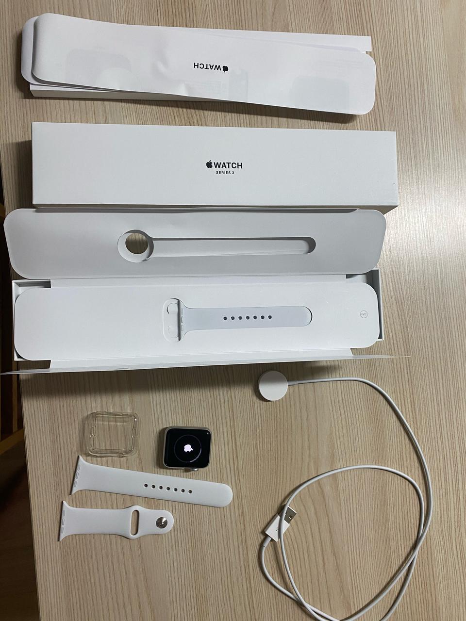 애플워치3 42미리 팝니다.