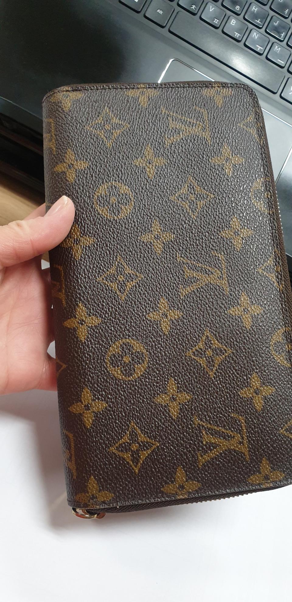 루이뷔통 장지갑 판매(정품)