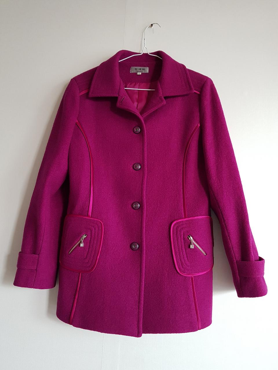 (새제품수준)화사하고 세련된 자켓.코트 / 66