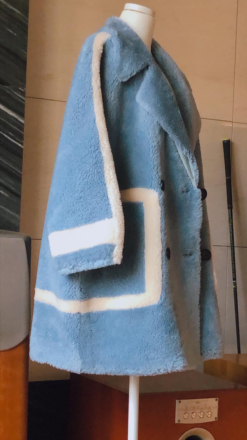 블루 오버핏 무스탕