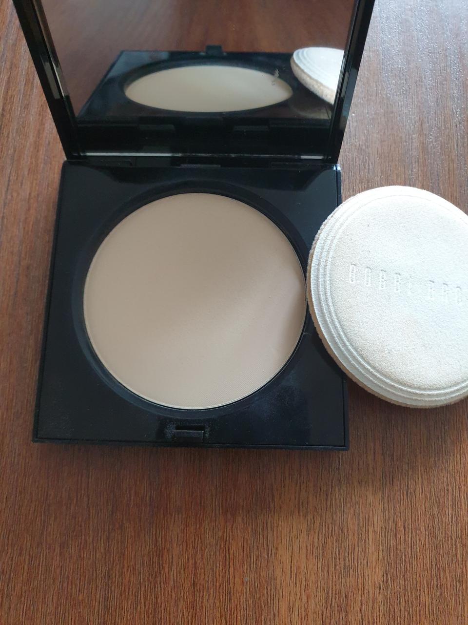 바비브라운 팩트-1호(Pale Yellow)