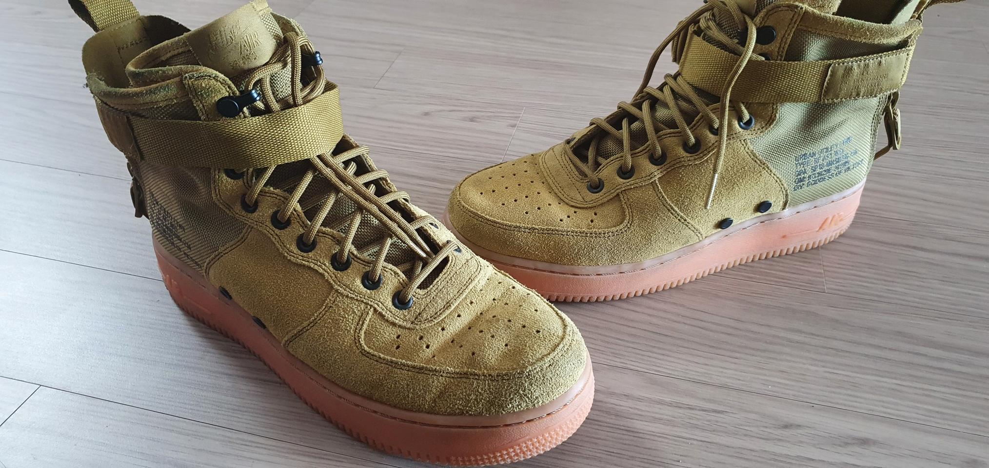 나이키 스페셜필드 에어포스1  미드