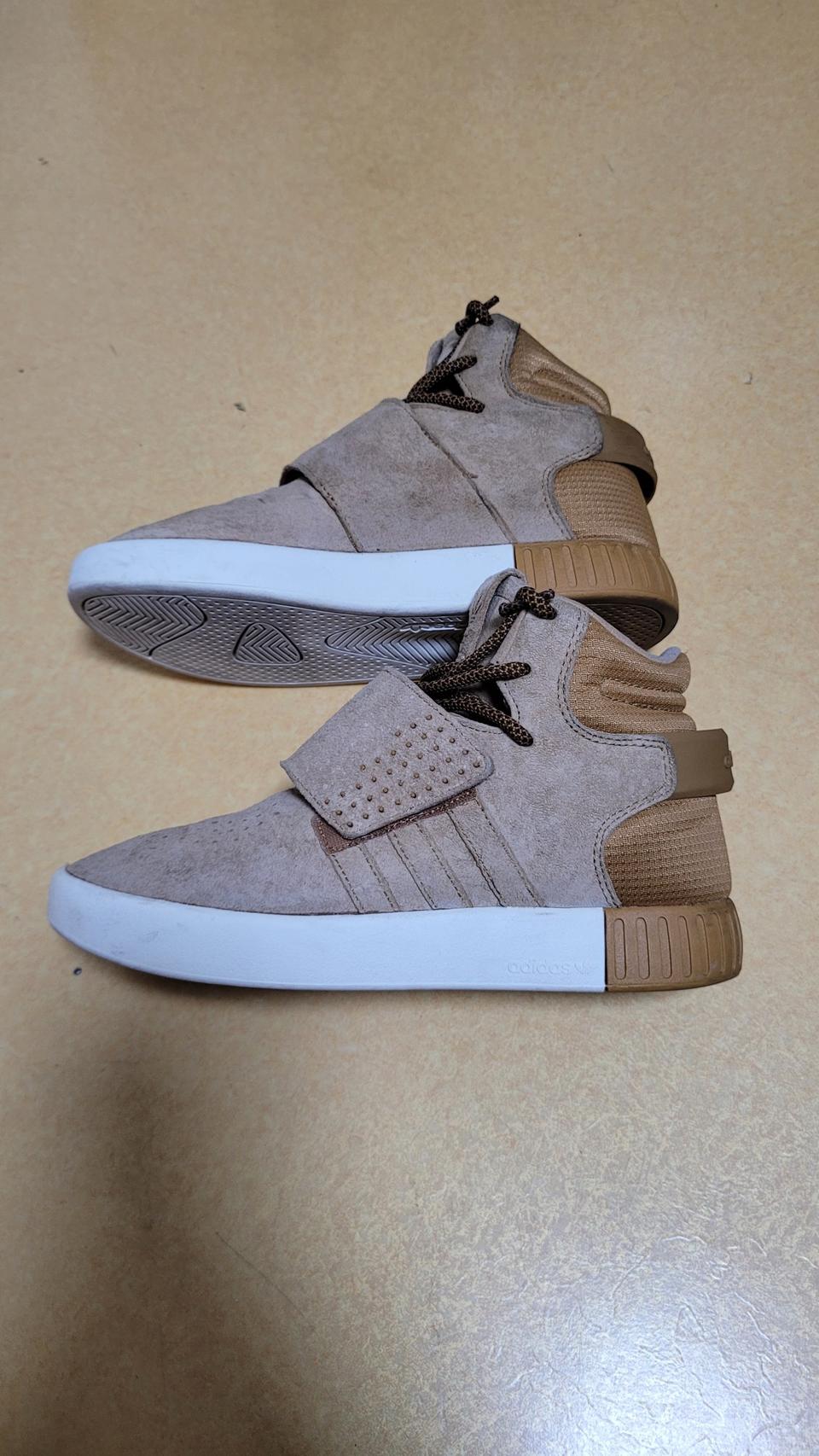 아디다스 하이탑 235사이즈