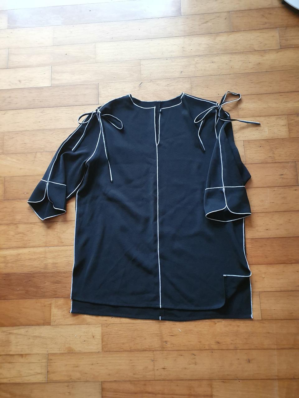 샤※스탈  어깨 트임  블라우스