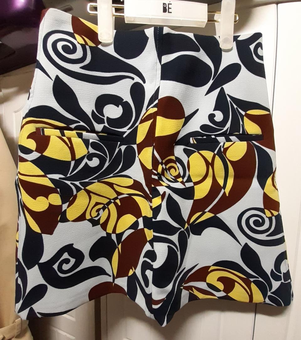 Zara 구입 치마 새제품 판매합니다