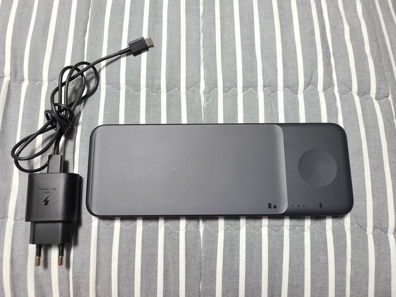 삼성 무선 충전기 팝니다.