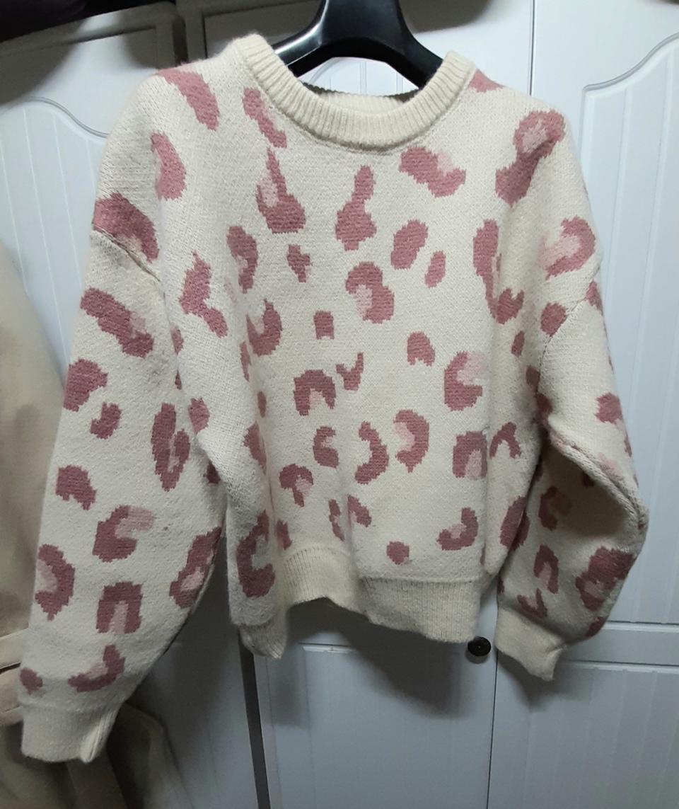 오버핏 니트 새제품 판매합니다