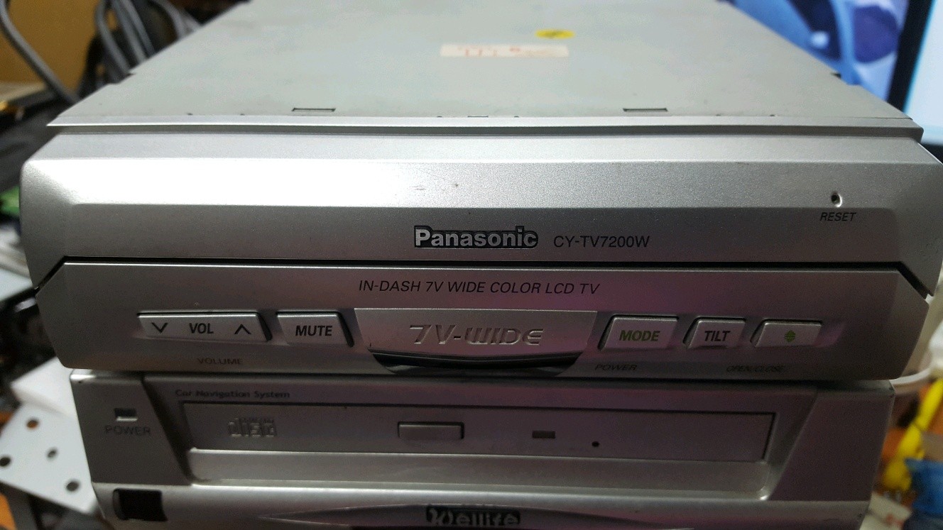 파나소닉 CY-TV7200W 7인치 인슬라이딩 인데쉬TV 