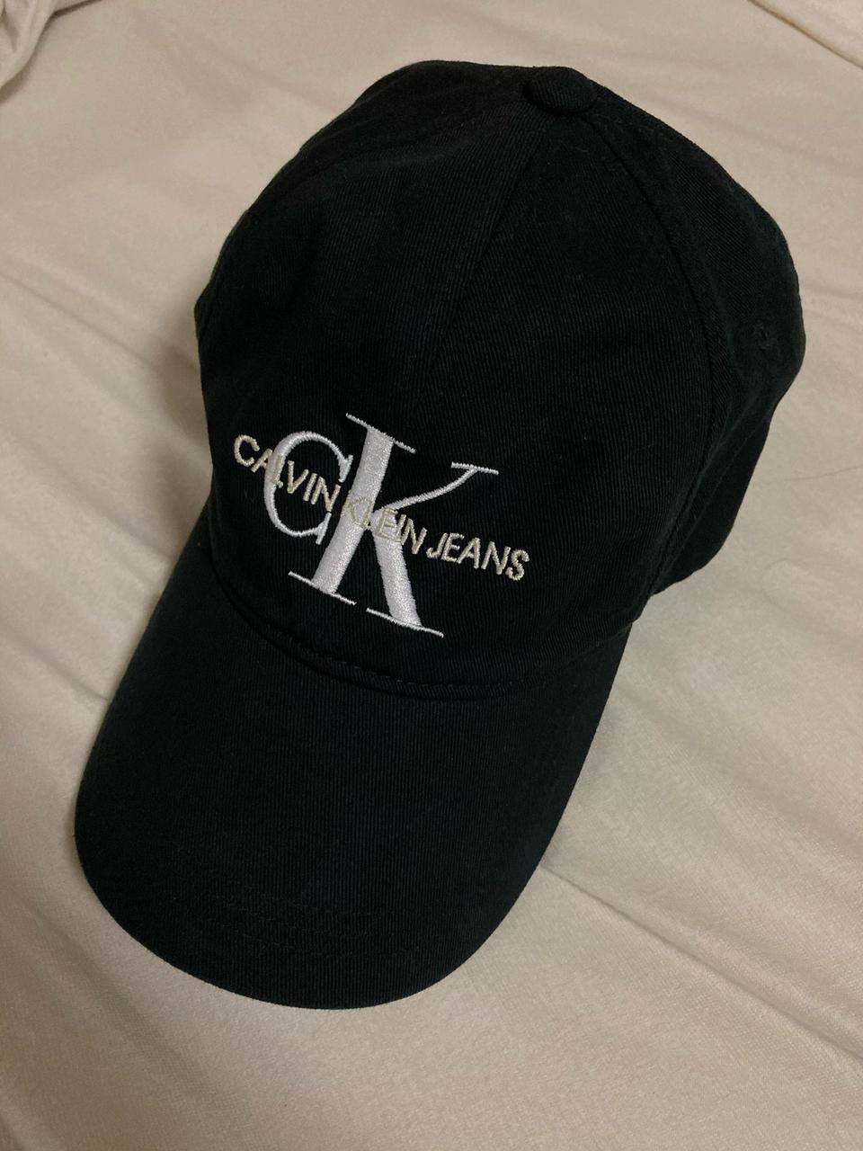 캘빈 클라인 로고 자수 볼캡