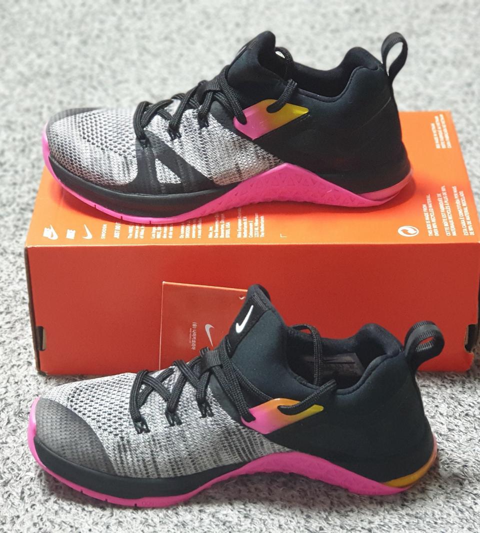 새상품☆나이키 매트콘 플라이니트 크로스핏 운동화 런닝화 사이즈 230