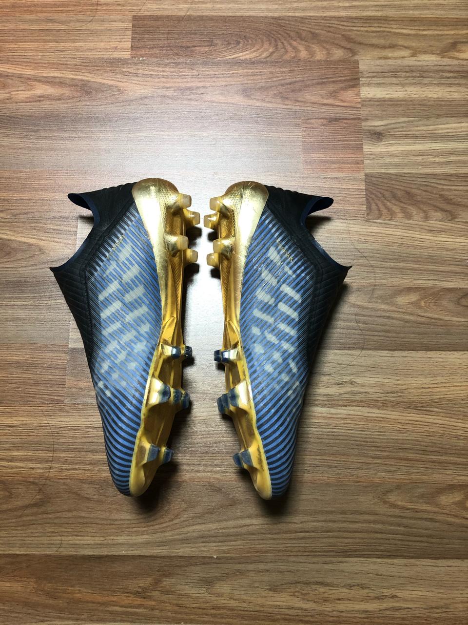 손흥민 축구화 아디다스 엑스19+ 285 A급이상 팝니다.