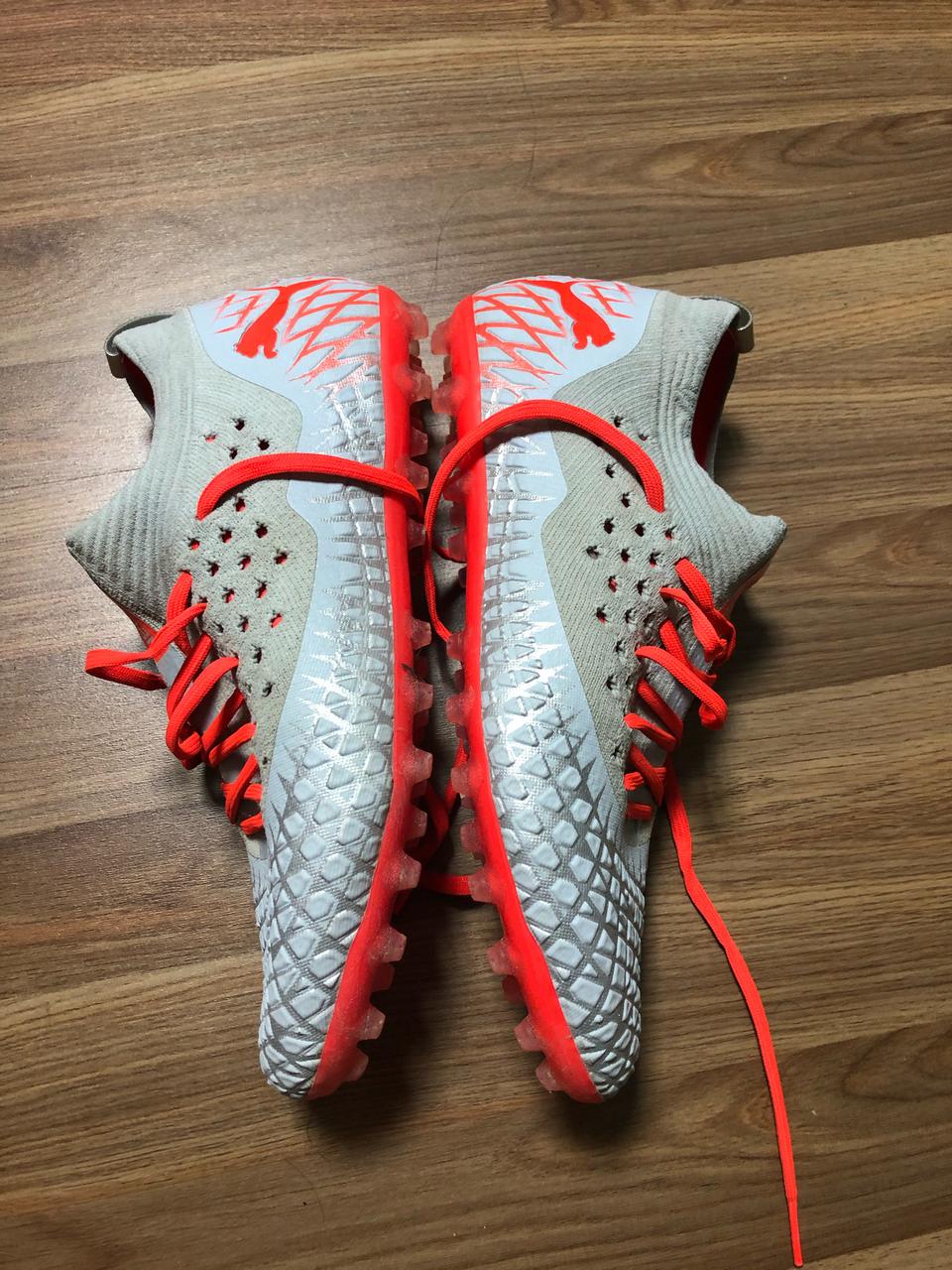 푸마 퓨처넷핏4.2MG. 285축구화 팝니다.