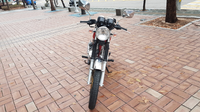 sym 울프125 15년식 8천km 흰빨 판매합니다! 