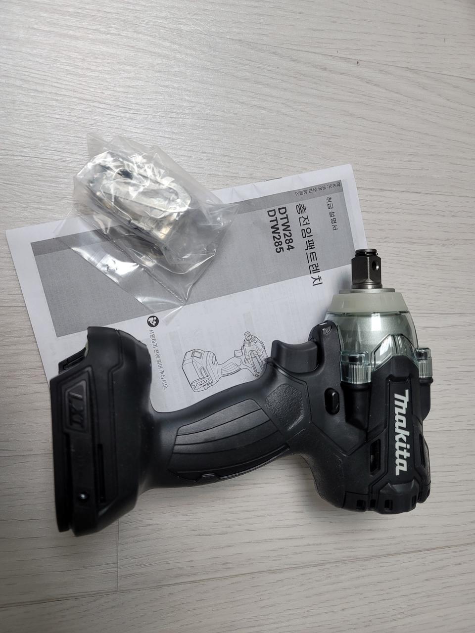 마끼다 dtw285 18v 임팩트 렌치 미사용 새제품 강력한 280토크
