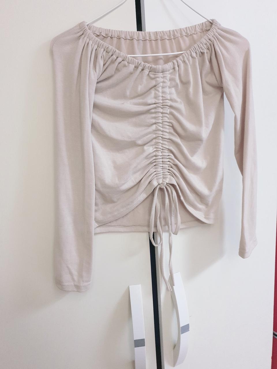 오프숄더 셔링티