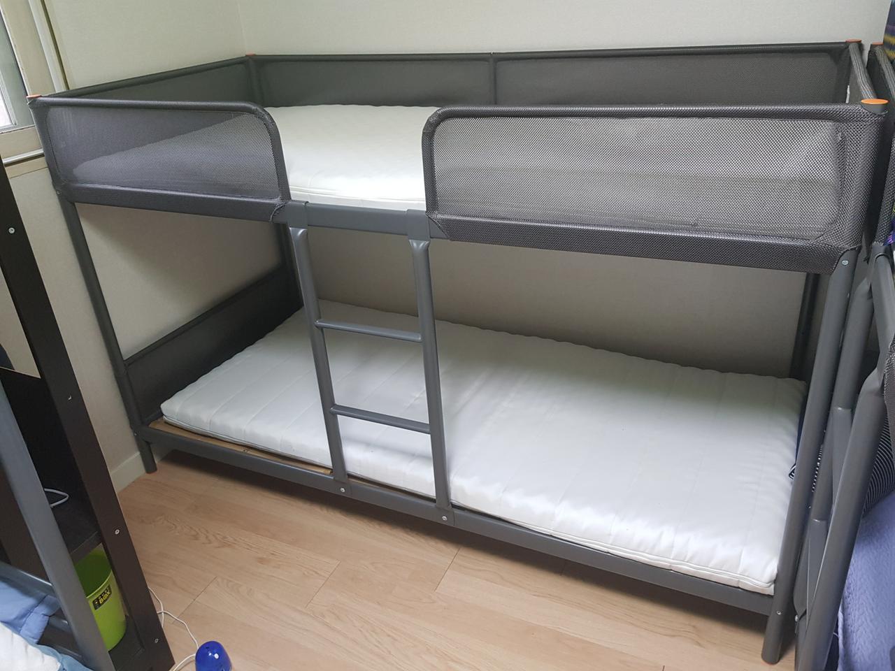 이케아 이층침대 매트리스2개 포함 판매