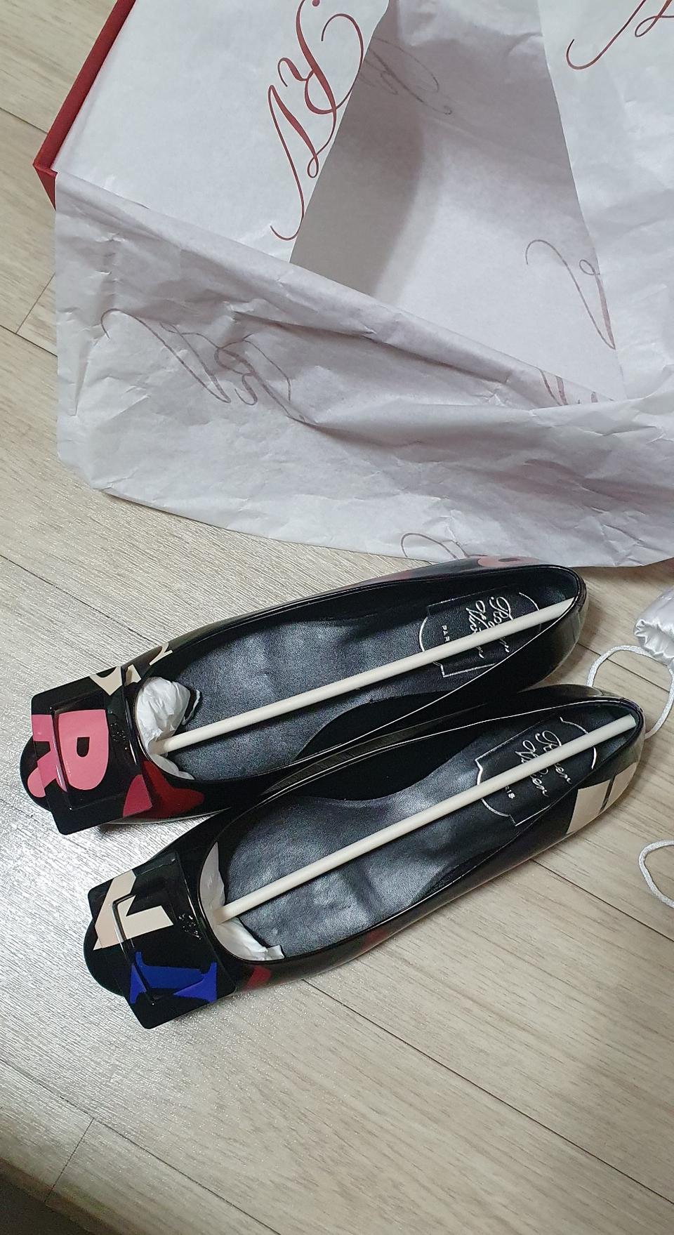 정품 로저비비에 플랫 38