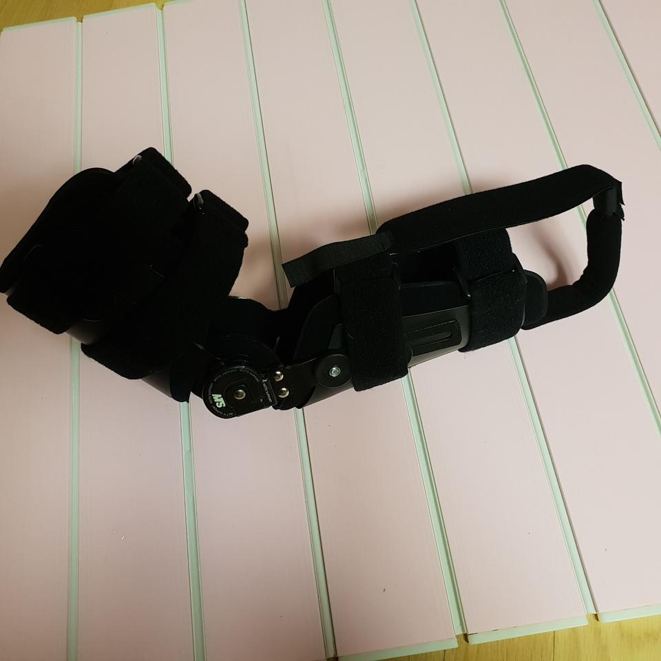 팔 보조 서포트