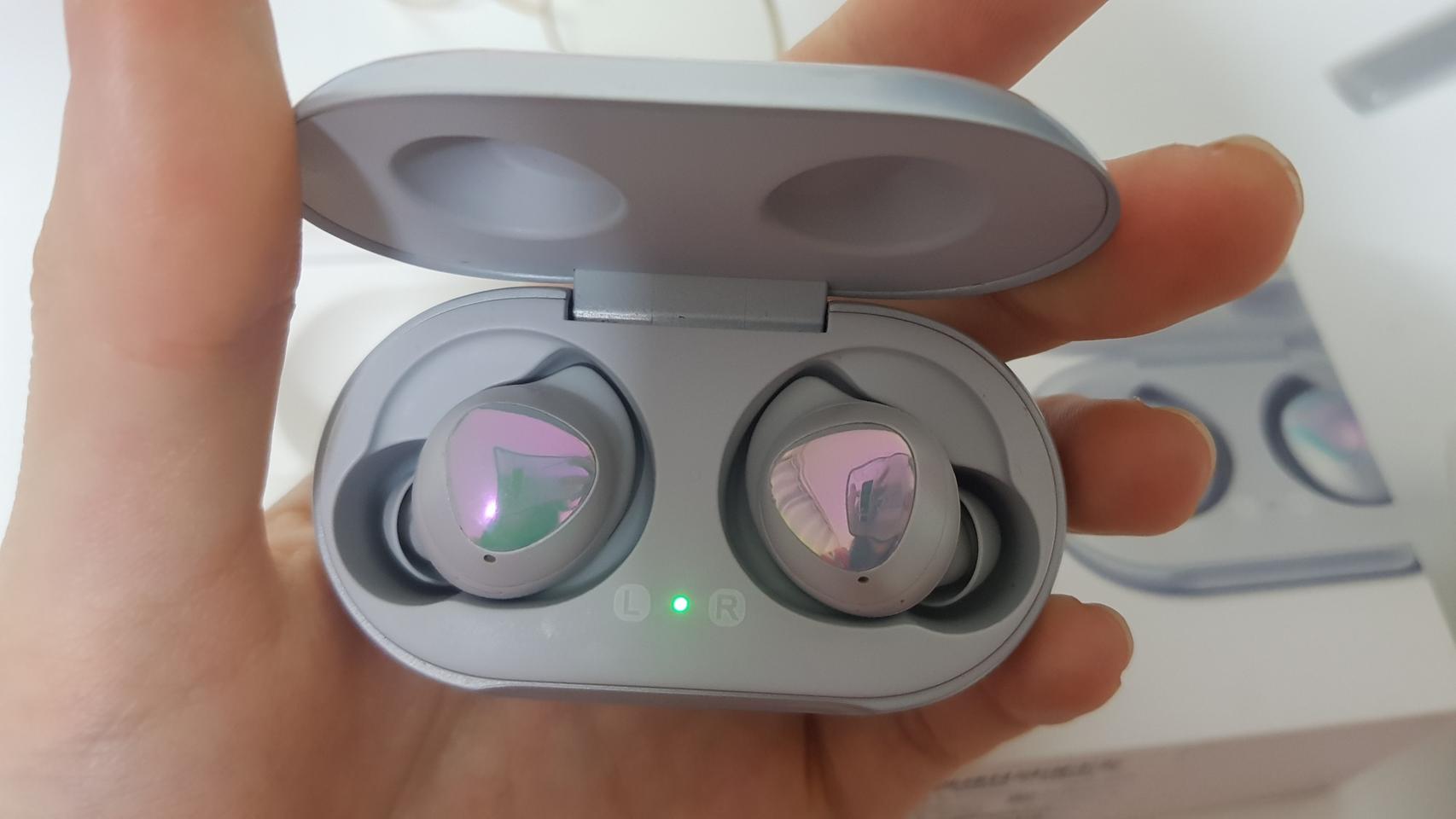 갤럭시 버즈 실버