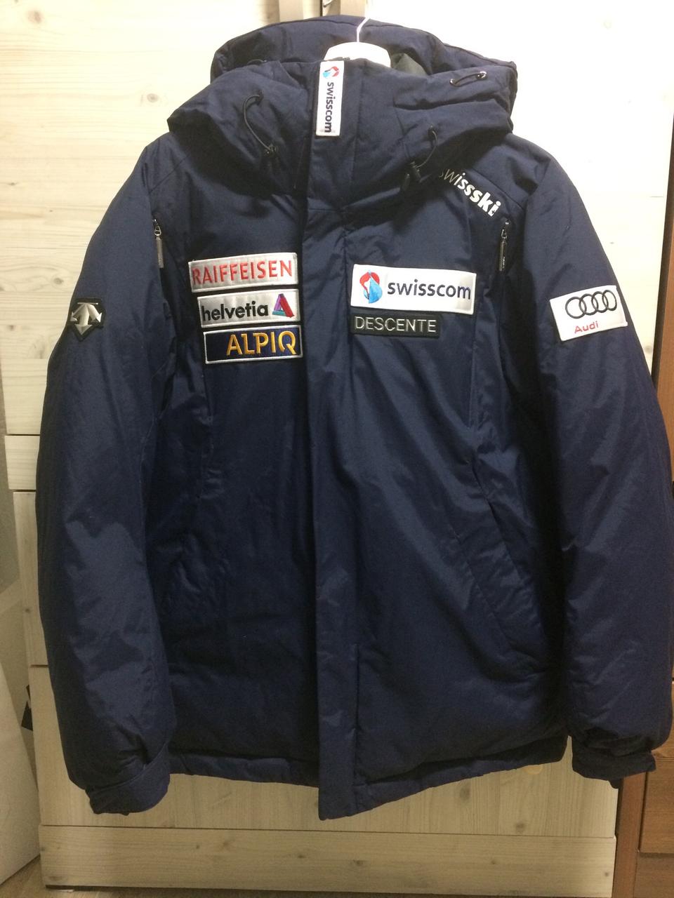 데상트 아우디 패딩 파카