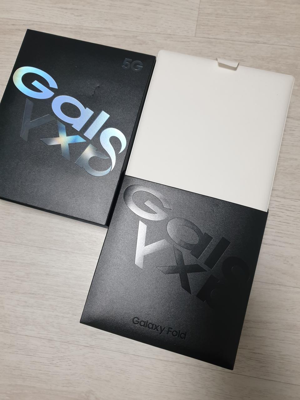갤럭시 폴드1  박스만