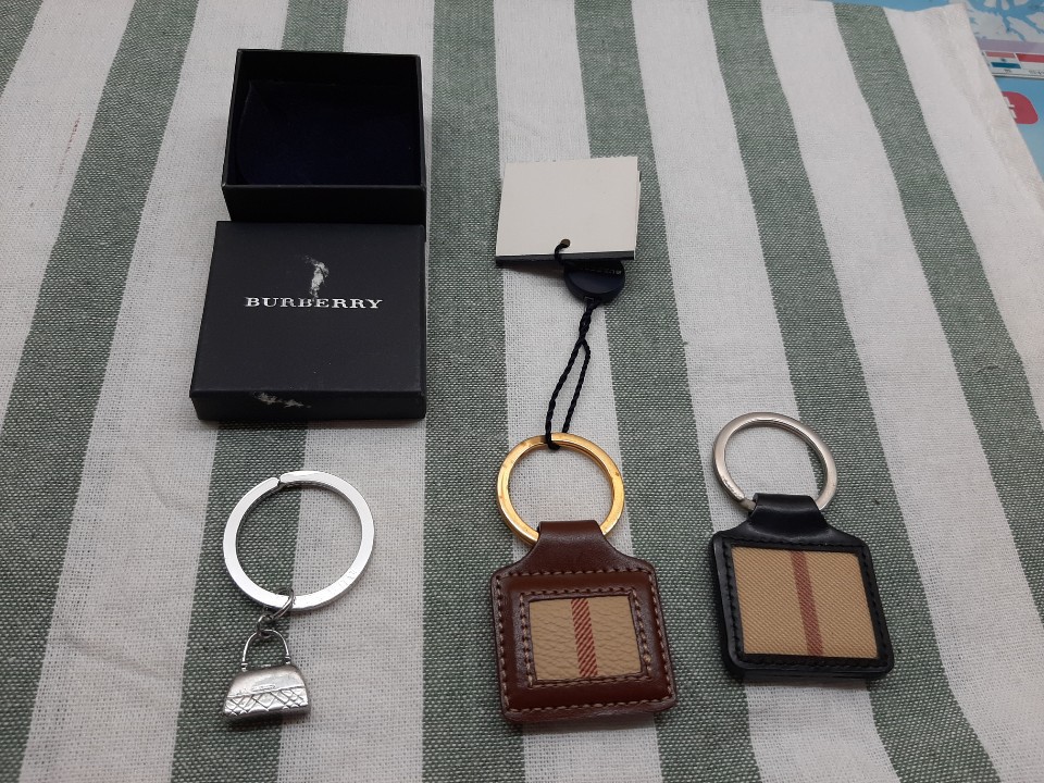 버버리 은색 키홀더,키링