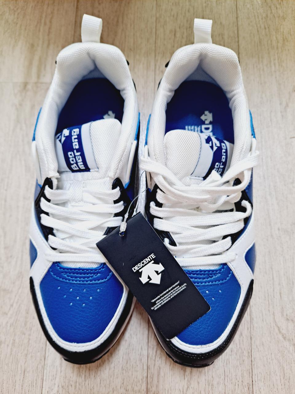 운동화/데상트 부메랑 블루 엔 화이트컬.사이즈,230ㅡ35새상품.미착용