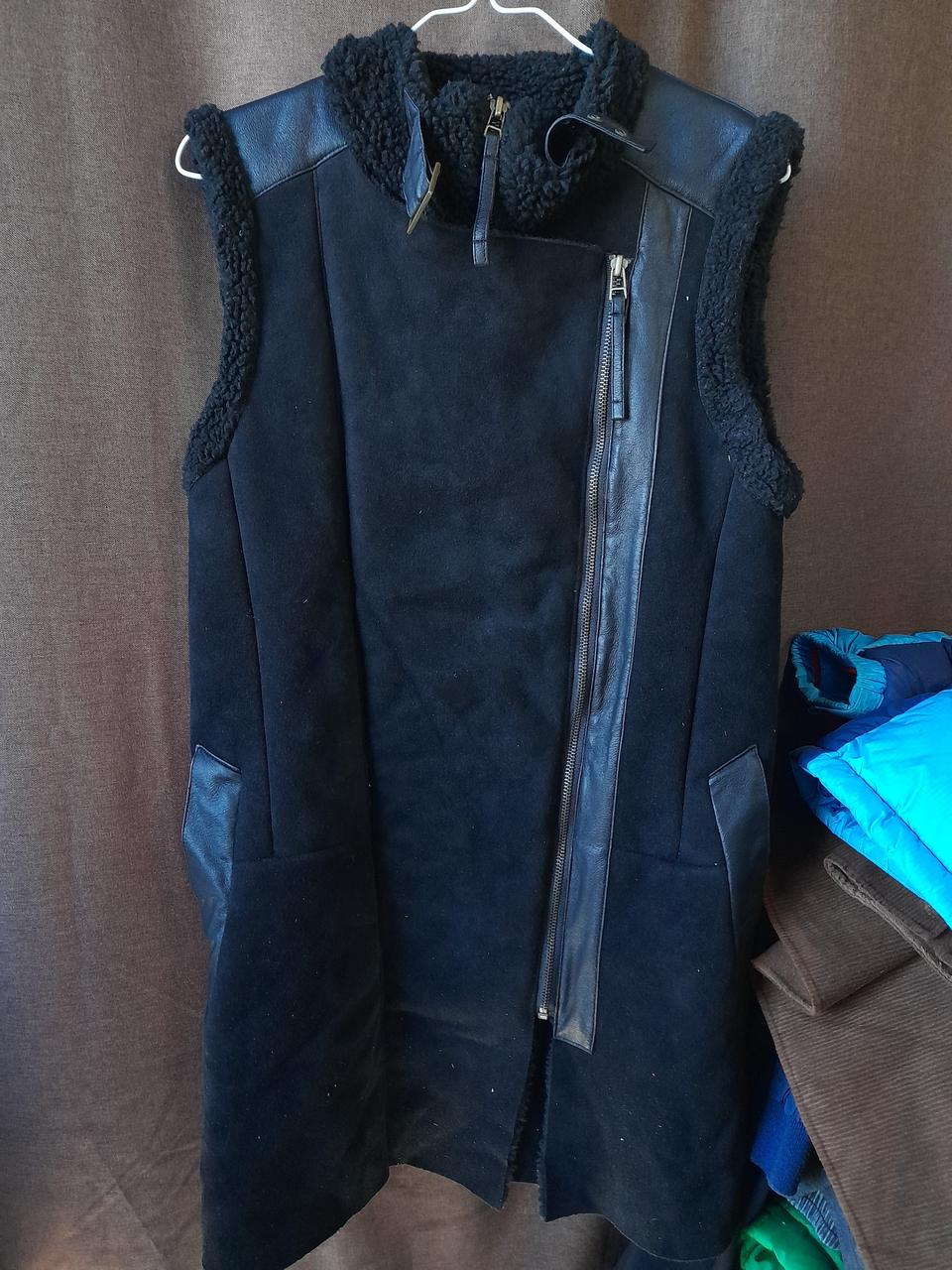 역대급너무이쁜무스탕롱조끼55사이즈