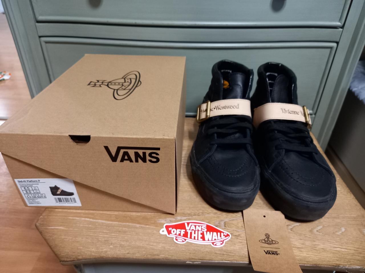 반스 비비안웨스트우드