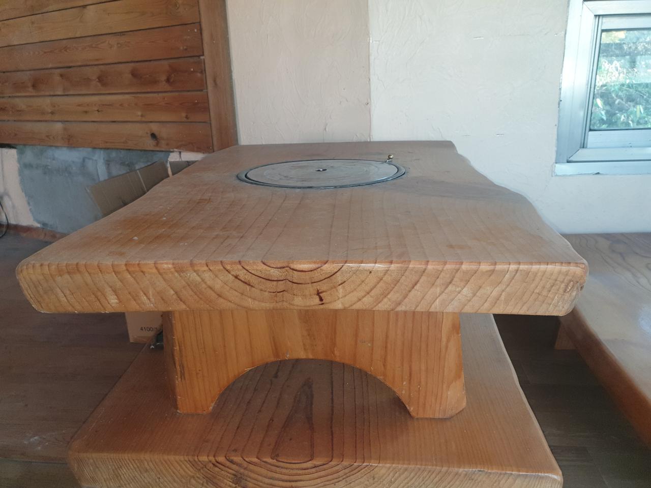 원목 좌식 고깃집 숯불테이블