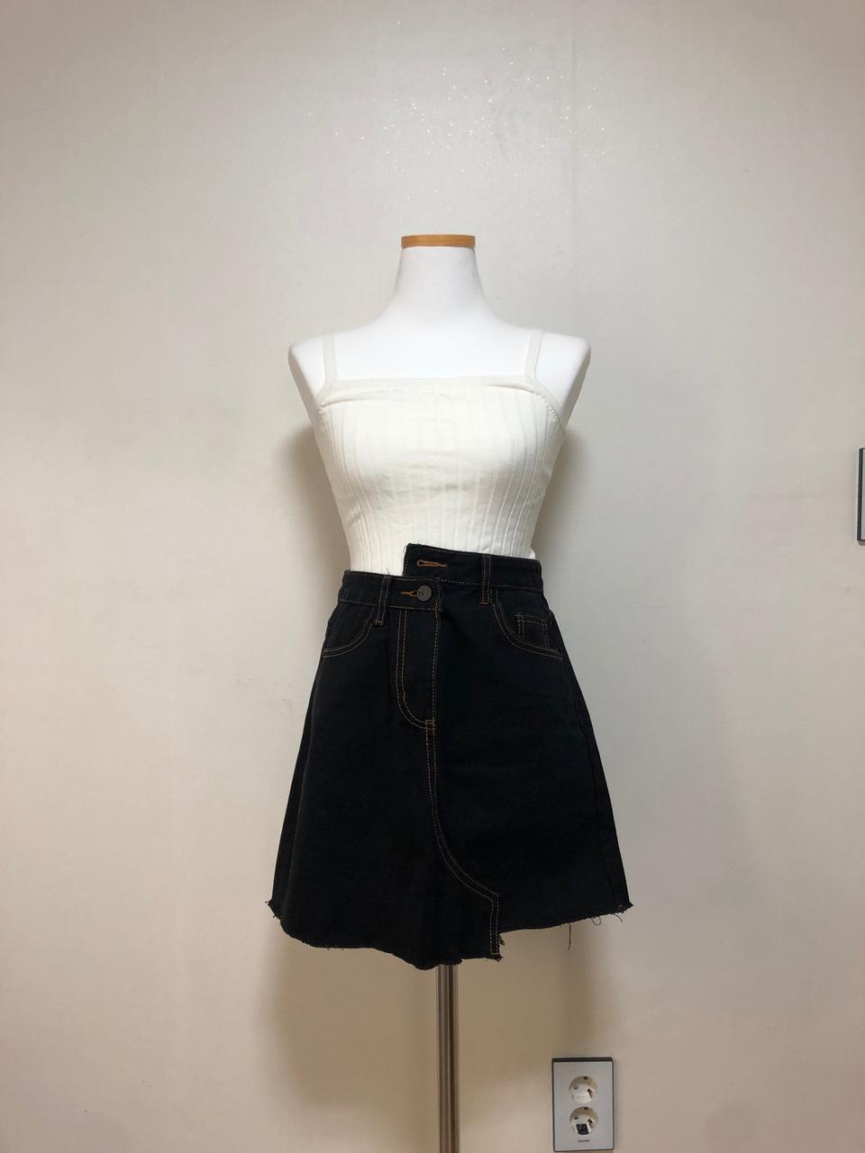 4계절 언발 버튼 스커트