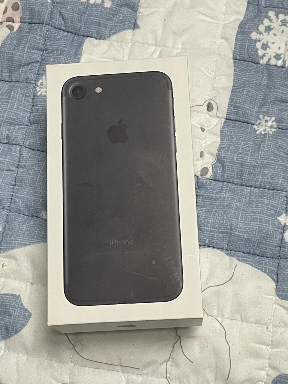 아이폰7 매트블랙 32gb 입니다