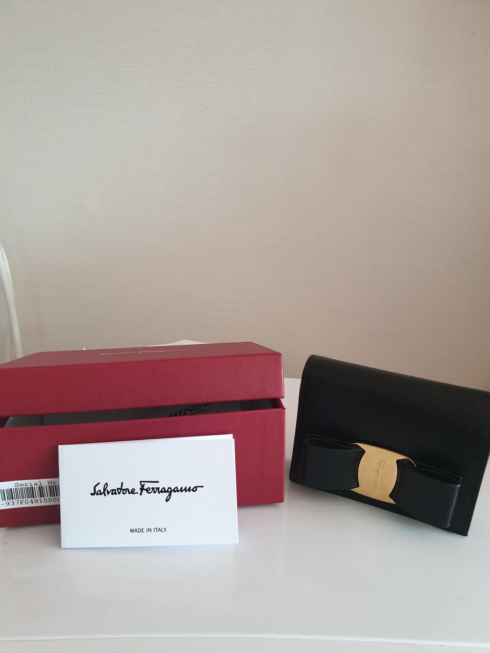 (정품)페라가모-바라 반지갑